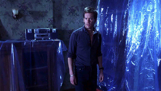 Kevin Bacon in "Echoes"