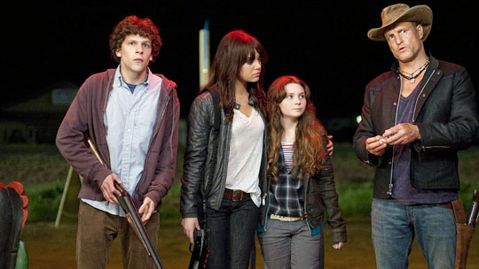 (l to r) Jesse Eisenberg, Emma Stone, Abigail Breslin and Woody Harrelson star in Columbia Pictures' ZOMBIELAND.