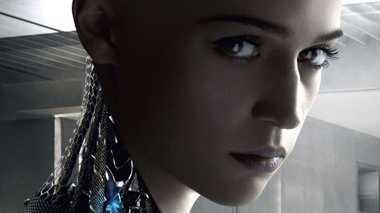 Alicia Vikander im preisgekrönten "Ex Machina"