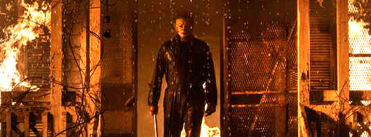  Halloween Kills Michael Myers Entkommt Dem Feuer Neues Bild Zum 